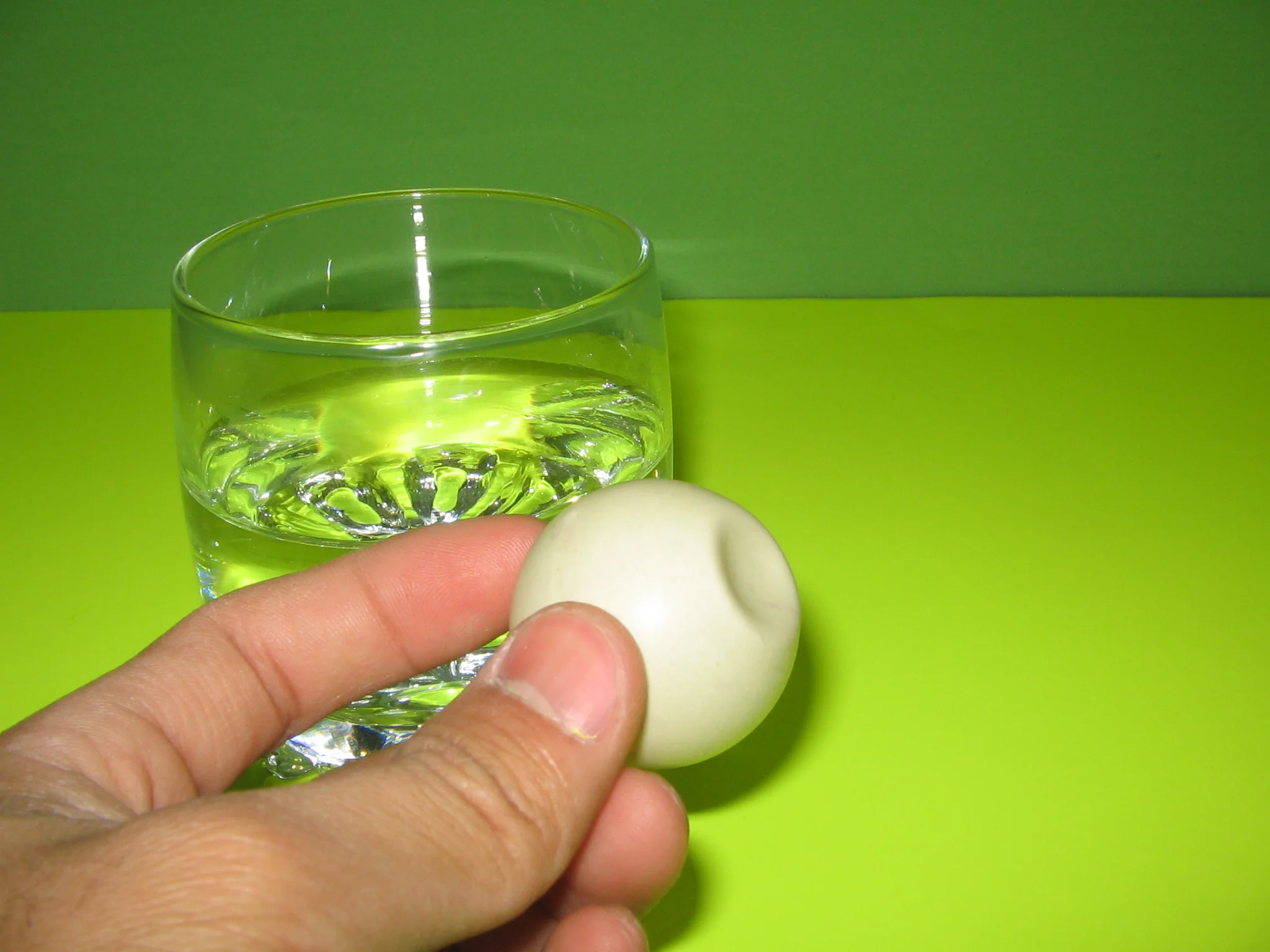 چگونه فرو رفتگی توپ پینگ پنگ را برطرف کنیم